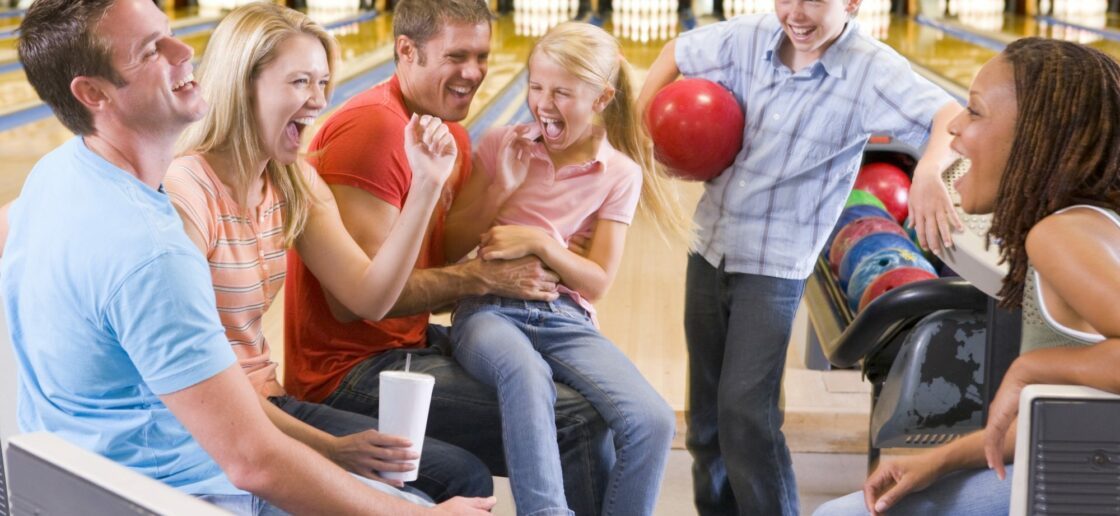 Le bowling offre de vrais moments de partage en famille
