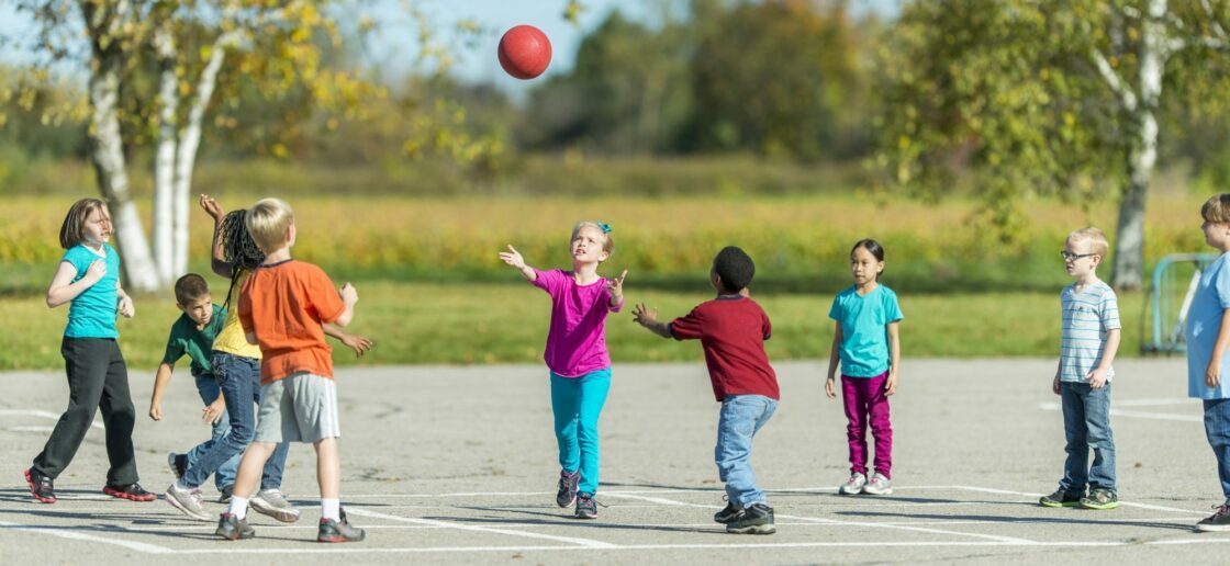 Attention à ne pas faire tomber la balle !
