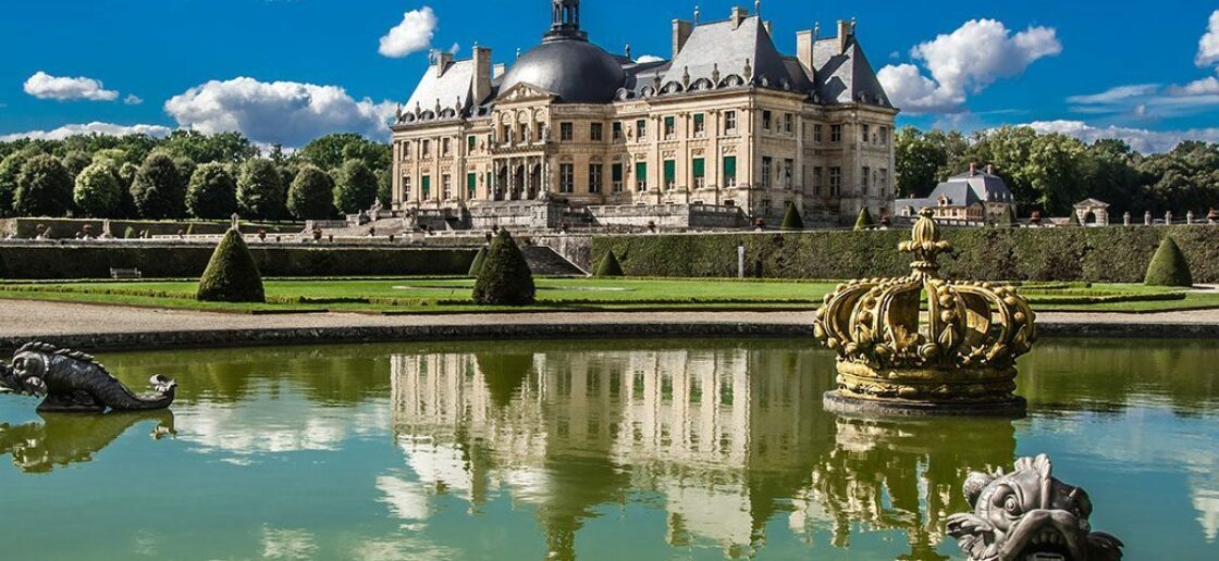 À Vaux-le-Vicomte, les jardins et plans d’eau sont aussi spectaculaires que le château
