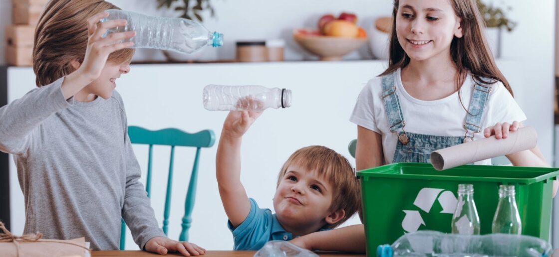 Dès le plus jeune âge, apprenez le recyclage à vos enfants.
