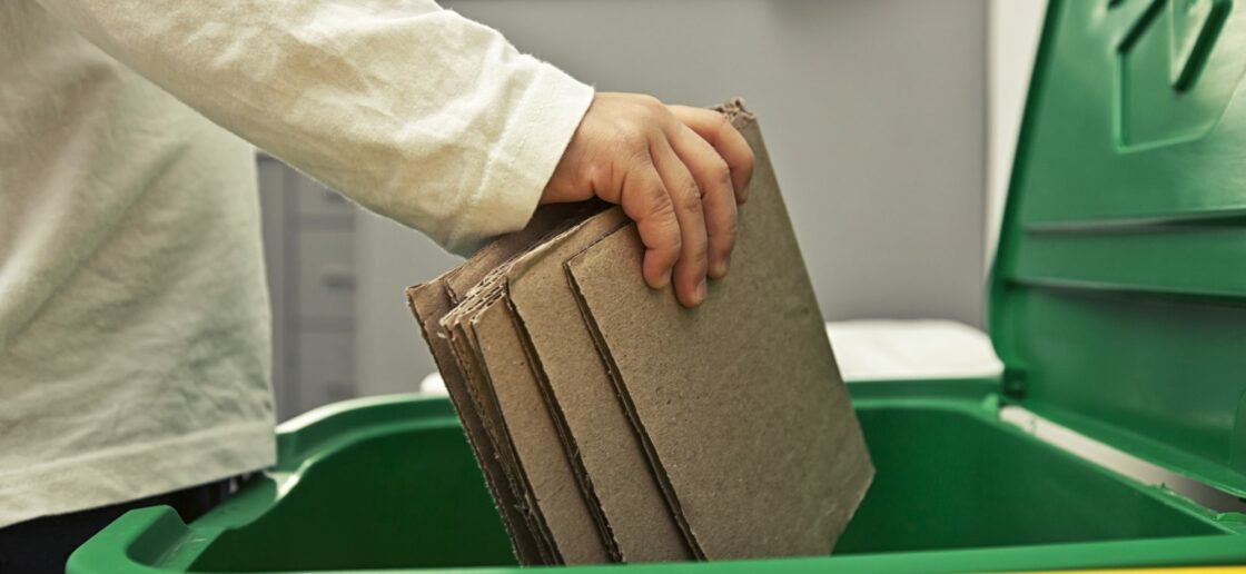 Le recyclage du carton commence dès son dépôt dans la poubelle jaune !
