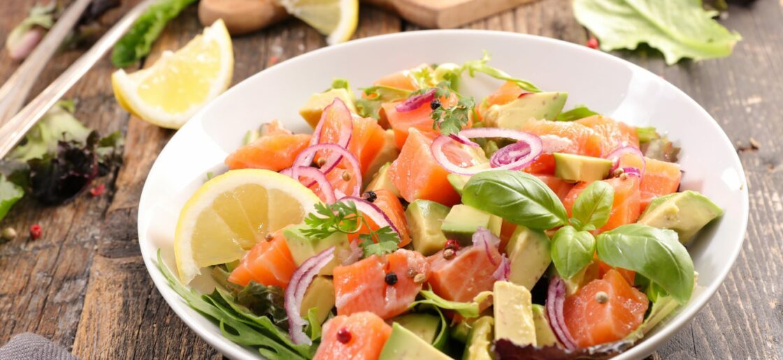 Avec l’arrivée des beaux jours, les gens préfèrent souvent manger des salades fraîches.
