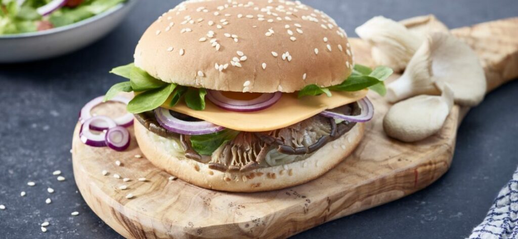 Burger végétal Nurishh®, pleurotes et salade de mâche