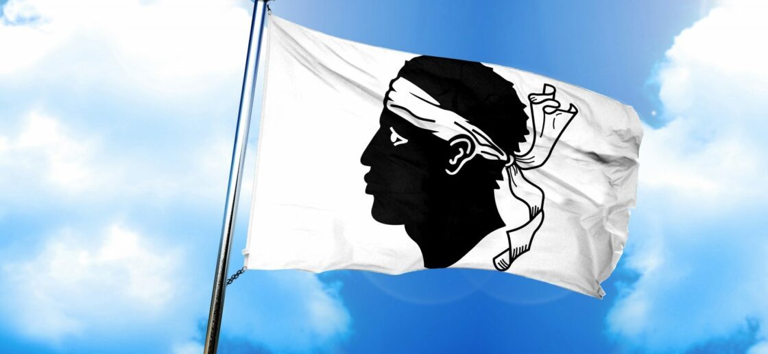 Drapeau Corse : histoire et signification