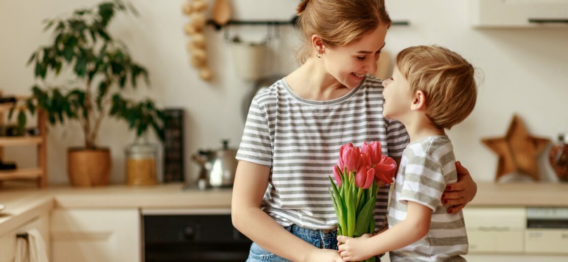 Fête des mères : 3 idées pour aider les petits à créer un cadeau !