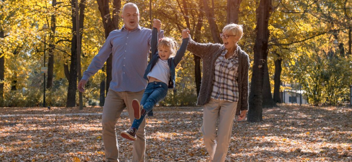 4 activités physiques à faire entre grands-parents et petits enfants