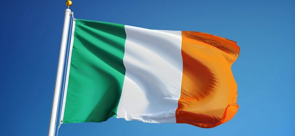 Que signifie le drapeau irlandais ?