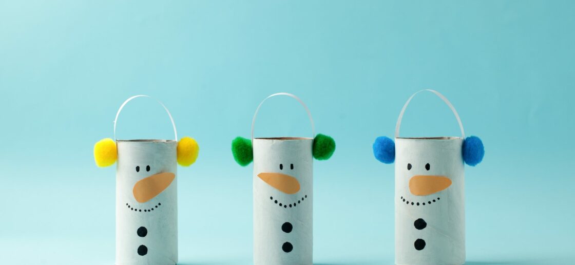 Comment faire un bonhomme de neige en carton ?